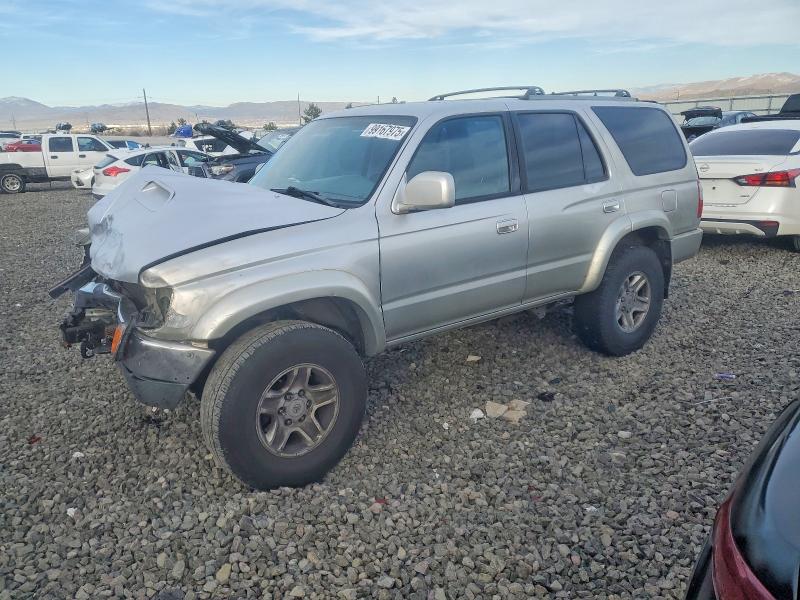 TOYOTA 4RUNNER SR 2000 with VIN JT3HN86R6Y0318097 - Photo from auction