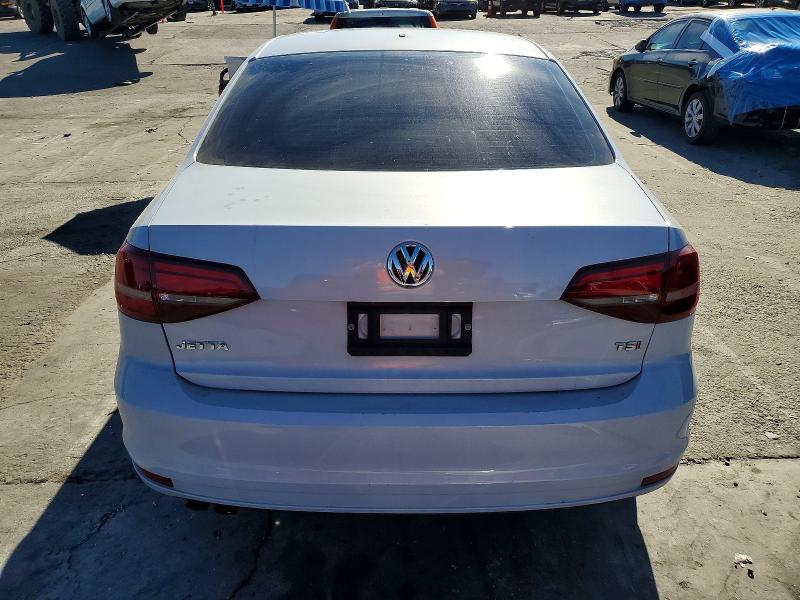 Photo 6 from auction – 2018 VOLKSWAGEN JETTA S with VIN 3VW2B7AJ2JM263007