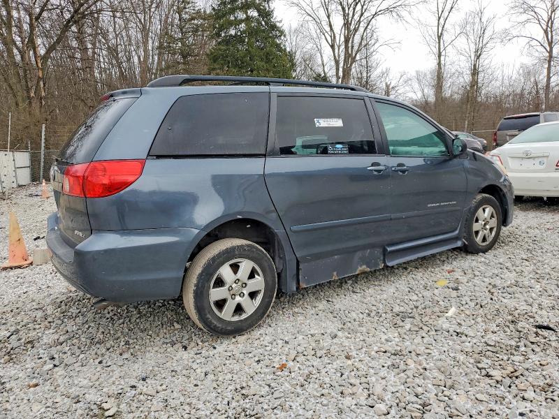 Photo 3 from auction – 2010 TOYOTA SIENNA CE with VIN 5TDKK4CC2AS308303
