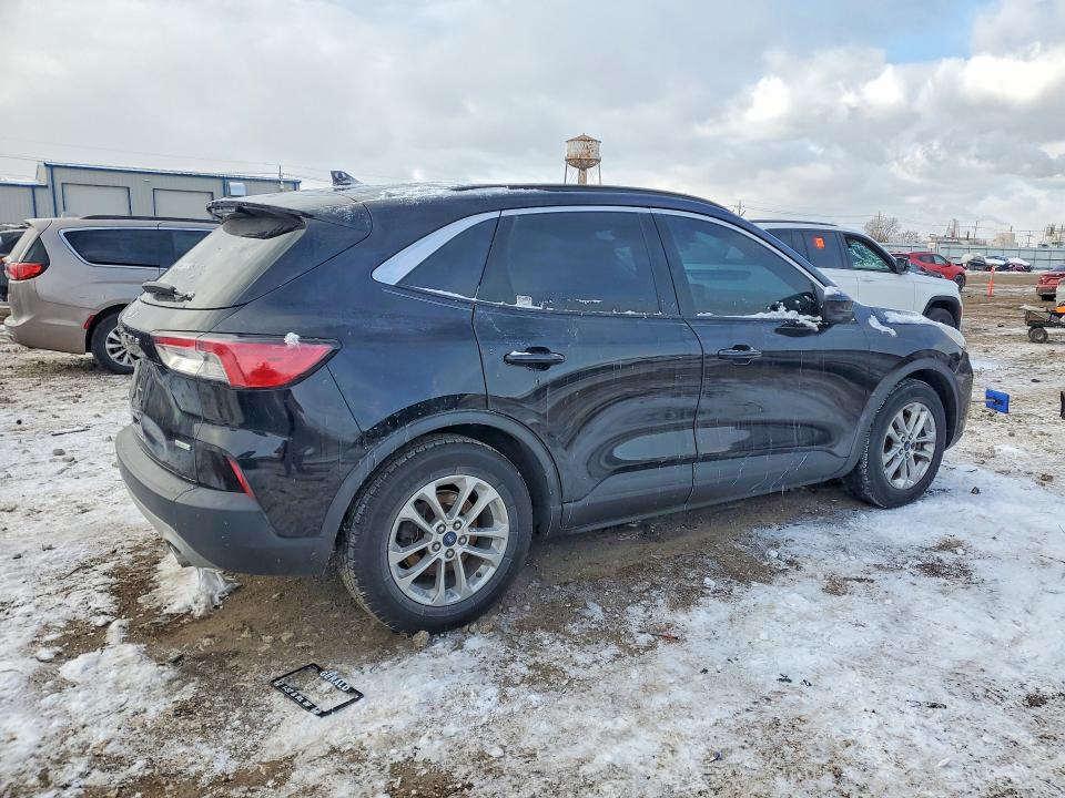 Photo 3 from auction – 2020 FORD ESCAPE with VIN 1FMCU0G62LUA07360