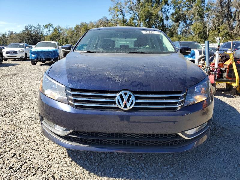 Photo 5 from auction – 2015 VOLKSWAGEN PASSAT with VIN 1VWAT7A30FC094138