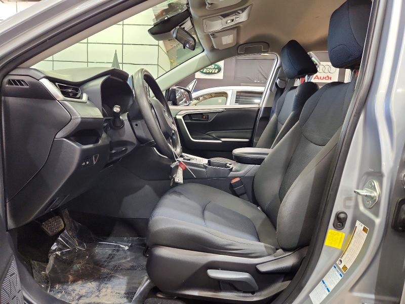 Photo 7 from auction – 2020 TOYOTA RAV4 LE with VIN JTMLWRFVXLD072291