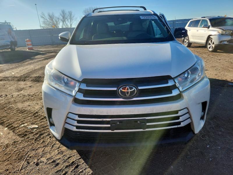 Photo 5 from auction – 2017 TOYOTA HIGHLANDER with VIN 5TDKZRFH8HS522707
