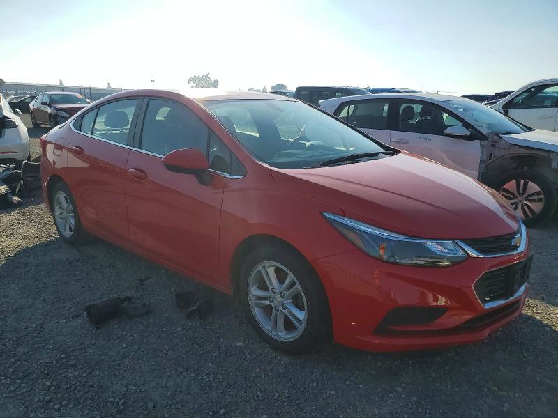 Photo 4 from auction – 2018 CHEVROLET CRUZE LT with VIN 1G1BE5SM3J7158499