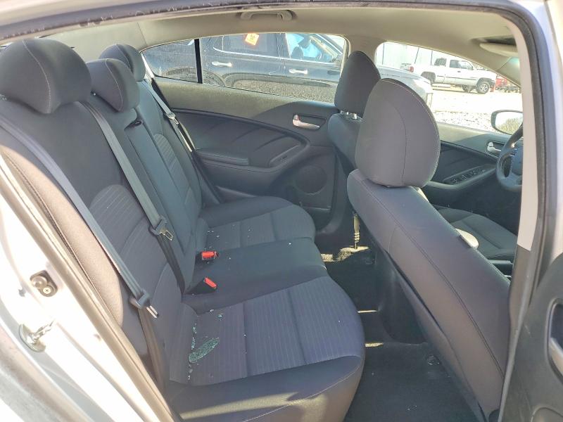Photo 10 from auction – 2018 KIA FORTE LX with VIN 3KPFL4A72JE269162