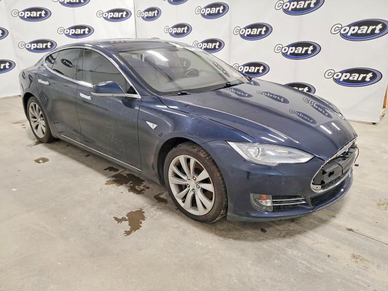 Photo 4 from auction – 2013 TESLA MODEL S with VIN 5YJSA1CN7DFP22544