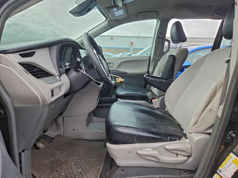 Photo 7 from auction – 2019 TOYOTA SIENNA with VIN 5TDZZ3DC3KS013473