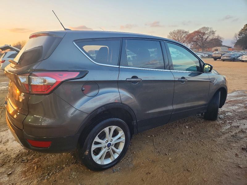 Photo 3 from auction – 2017 FORD ESCAPE SE with VIN 1FMCU0GDXHUE95673