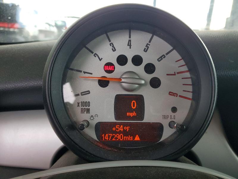 Photo 9 from auction – 2011 MINI COOPER with VIN WMWSU3C51BT182117