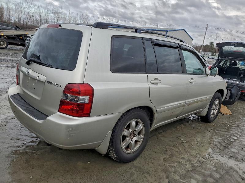 Zdjęcie 3 z aukcji – 2005 TOYOTA HIGHLANDER z VIN JTEDP21A650049187