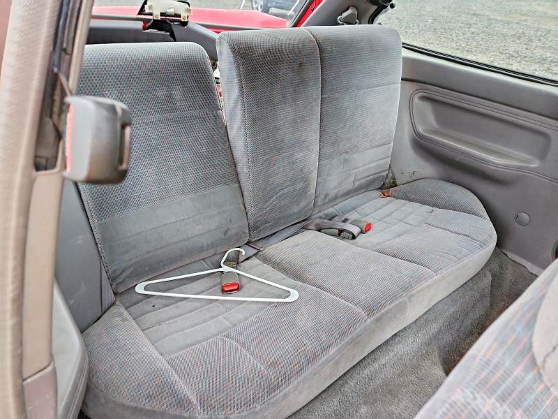 Photo 10 from auction – 1994 FORD ESCORT LX with VIN 1FARP11J0RW112751