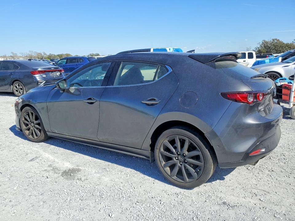 Photo 2 from auction – 2021 MAZDA 3 with VIN JM1BPBNY4M1400190