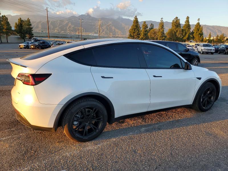 Photo 3 from auction – 2020 TESLA MODEL Y with VIN 5YJYGDEE1LF026428