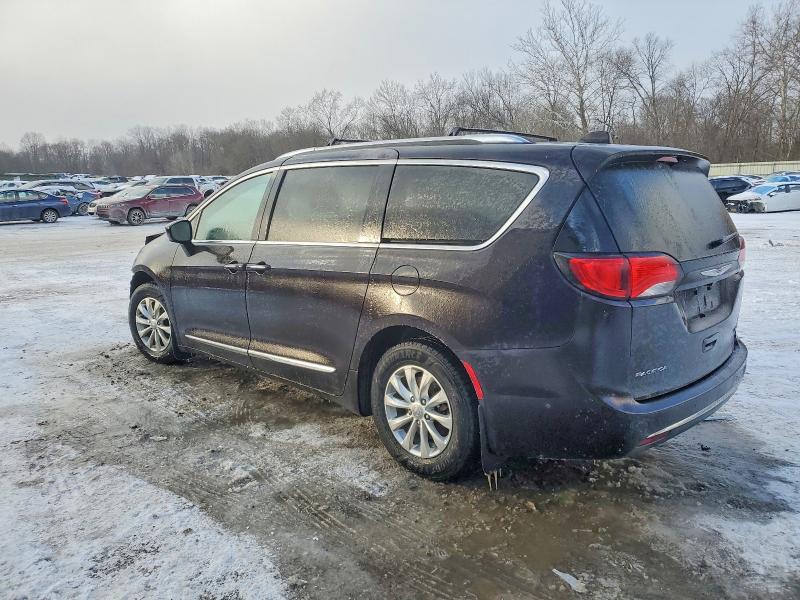 Фото 2 с аукциона – 2019 CHRYSLER PACIFICA T с VIN 2C4RC1BGXKR593793