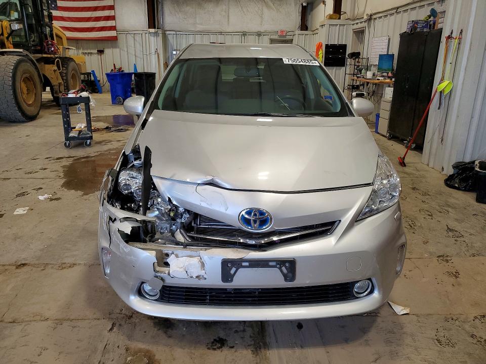 Photo 5 from auction – 2014 TOYOTA PRIUS V with VIN JTDZN3EU7EJ004618