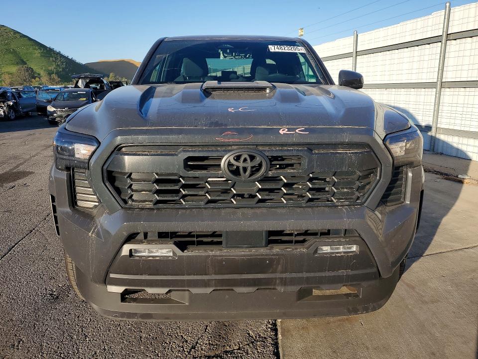 Photo 5 from auction – 2025 TOYOTA TACOMA with VIN 3TMLB5JN1SM137561