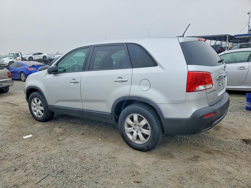 Photo 2 from auction – 2011 KIA SORENTO with VIN 5XYKT3A17BG010675