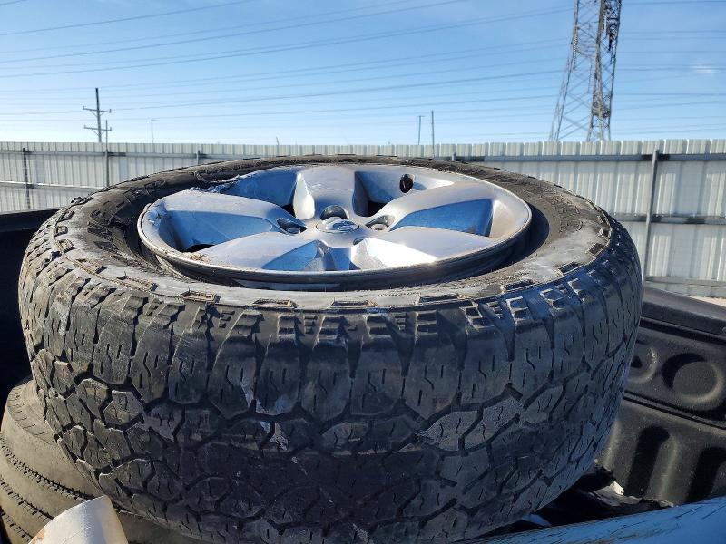 Photo 12 from auction – 2014 RAM 1500 SLT with VIN 1C6RR7GT5ES419258