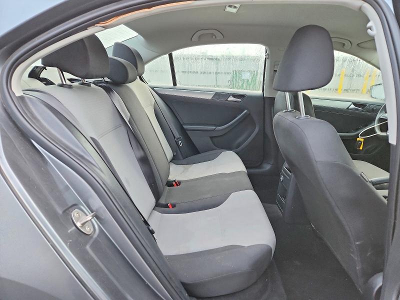 Photo 10 from auction – 2017 VOLKSWAGEN JETTA S with VIN 3VW2B7AJ3HM260191
