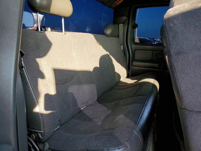 Photo 10 from auction – 2005 CHEVROLET SILVERADO with VIN 2GCEC19T951185435