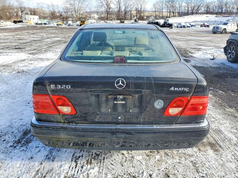 Photo 6 from auction – 1998 MERCEDES-BENZ E 320 4MAT with VIN WDBJF82F4WX008765
