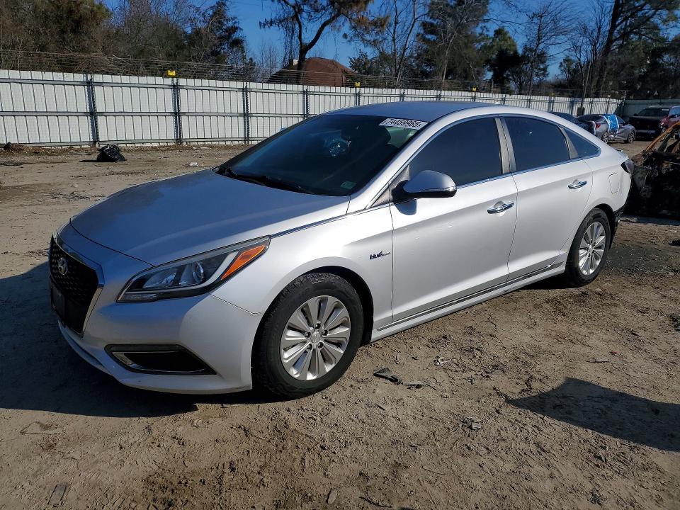 HYUNDAI SONATA HYB 2016 with VIN KMHE24L19GA040508 - Photo from auction