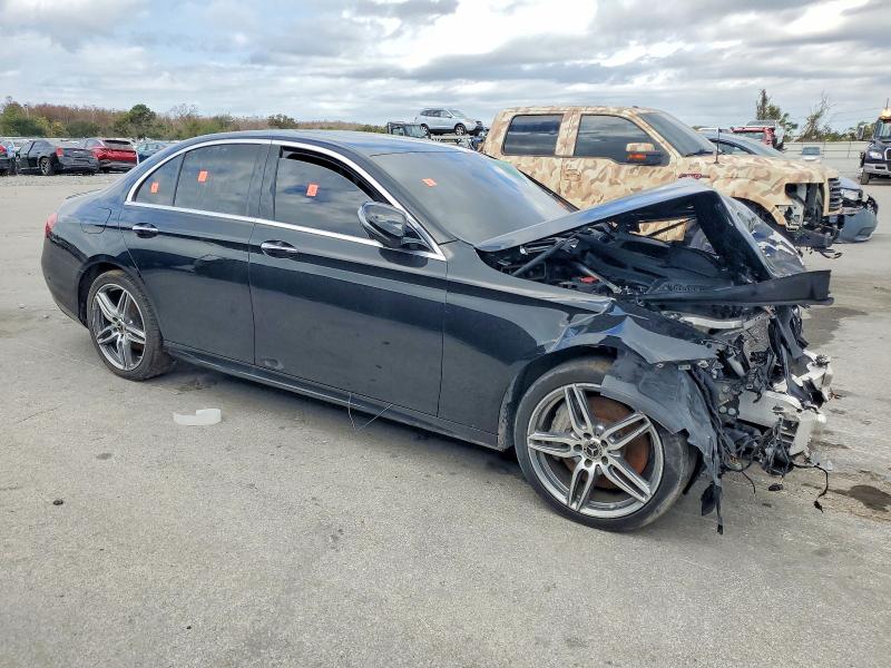 Photo 4 from auction – 2019 MERCEDES-BENZ E 300 with VIN WDDZF4JB4KA509668