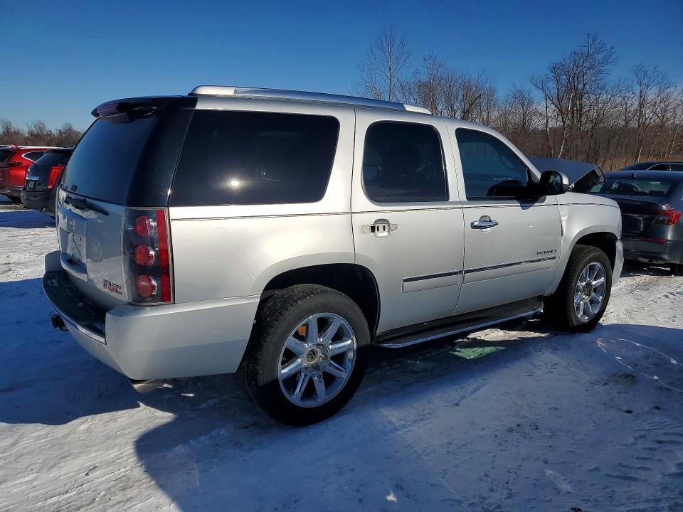 Photo 3 from auction – 2012 GMC YUKON DENA with VIN 1GKS2EEF6CR304144