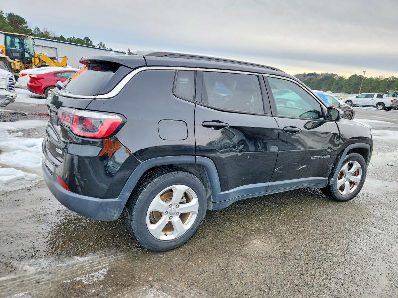 Photo 3 from auction – 2018 JEEP COMPASS with VIN 3C4NJCBB2JT240853