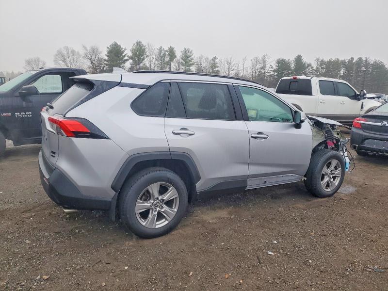 Photo 3 from auction – 2023 TOYOTA RAV4 XLE with VIN 2T3P1RFV0PC338945