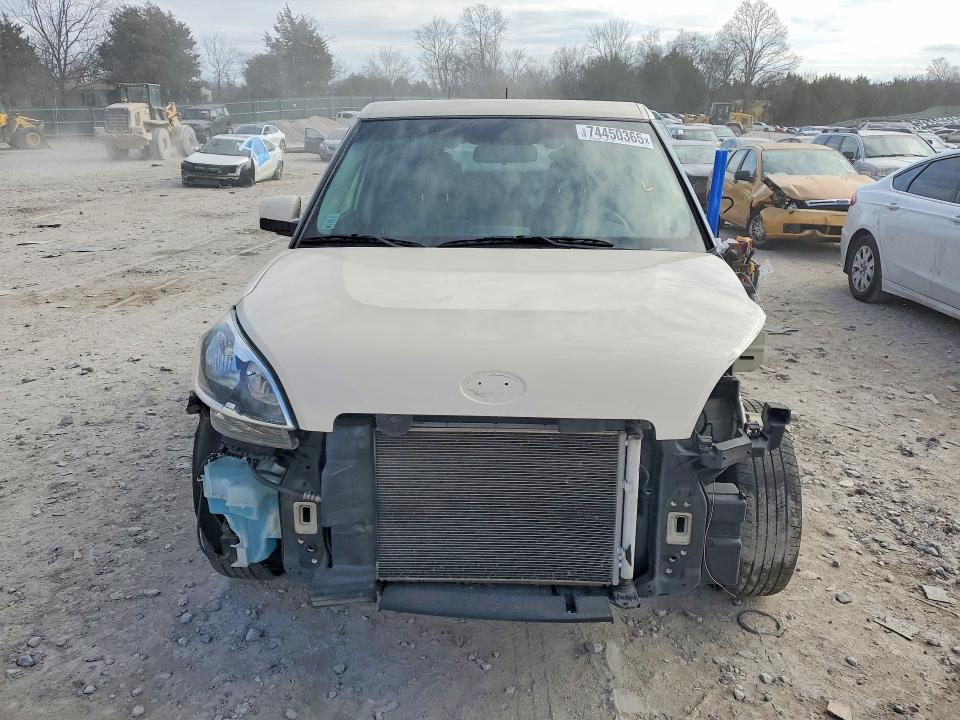 Photo 5 from auction – 2013 KIA SOUL with VIN KNDJT2A57D7763096