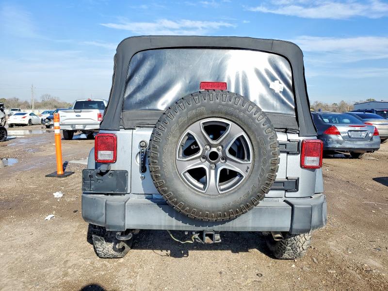Photo 6 from auction – 2016 JEEP WRANGLER U with VIN 1C4BJWDG2GL145243