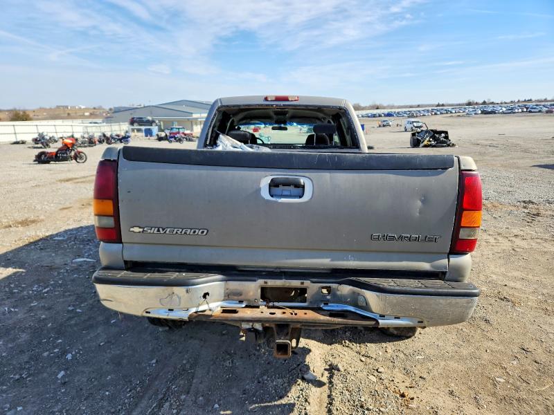 Photo 6 from auction – 2001 CHEVROLET SILVERADO with VIN 1GCHC23G81F205062
