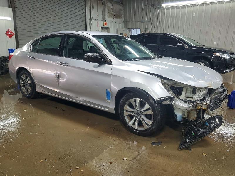 Photo 4 from auction – 2015 HONDA ACCORD with VIN 1HGCR2F32FA193157