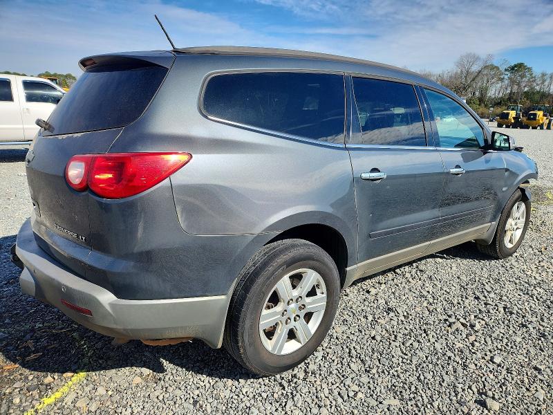 Photo 3 from auction – 2010 CHEVROLET TRAVERSE L with VIN 1GNLRFED0AJ242730