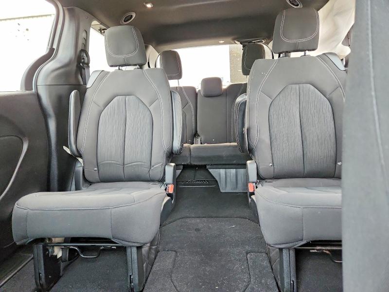 Photo 10 from auction – 2019 CHRYSLER PACIFICA T with VIN 2C4RC1FG4KR721486