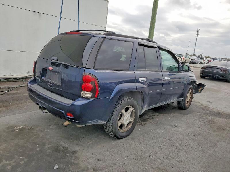 Photo 3 from auction – 2008 CHEVROLET TRAILBLAZE with VIN 1GNDS13S382202529