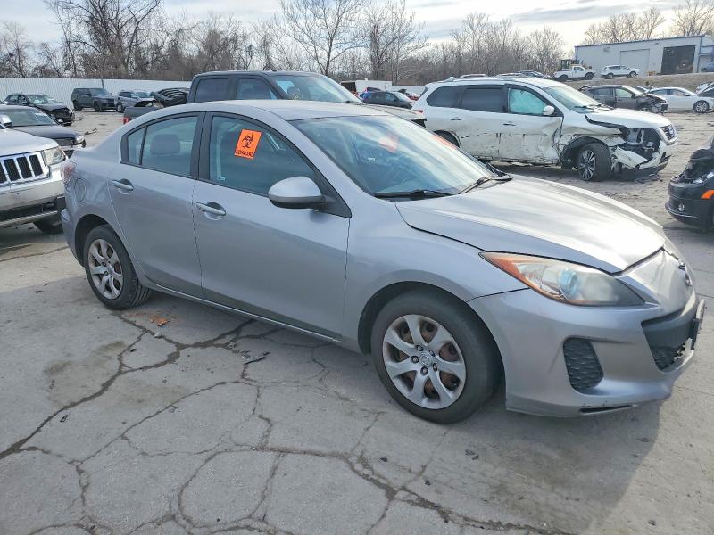 Photo 4 from auction – 2013 MAZDA 3 with VIN JM1BL1U76D1816515
