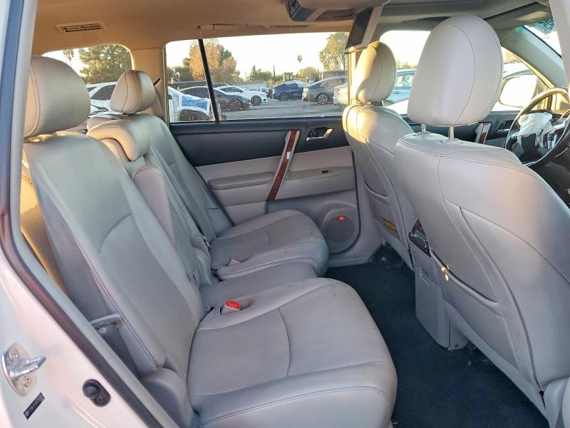 Photo 11 from auction – 2011 TOYOTA HIGHLANDER with VIN 5TDDK3EH0BS043281