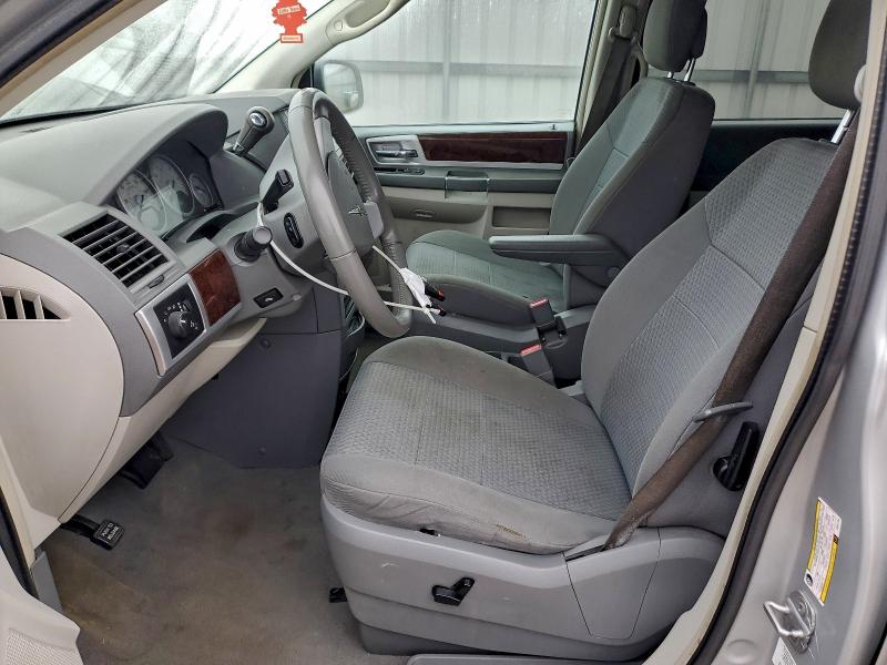 Photo 7 from auction – 2010 CHRYSLER TOWN & COU with VIN 2A4RR5D11AR451159
