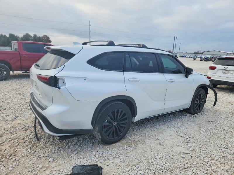 Photo 3 from auction – 2024 TOYOTA HIGHLANDER with VIN 5TDKDRAH0RS534812