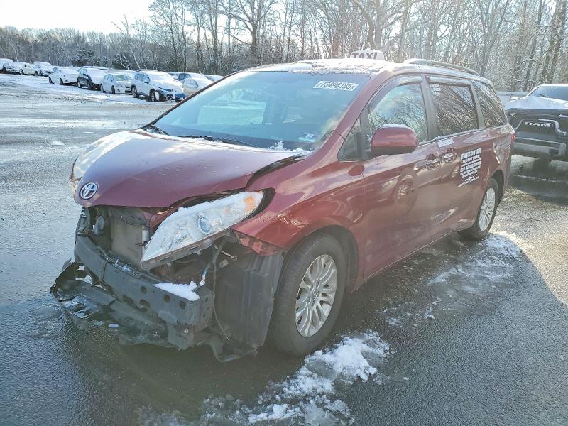 TOYOTA SIENNA XLE 2016 with VIN 5TDYK3DC9GS691202 - Photo from auction
