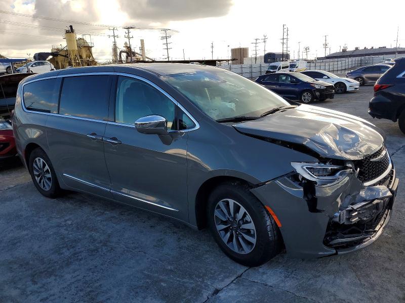 Photo 4 from auction – 2022 CHRYSLER PACIFICA with VIN 2C4RC1S78NR101654