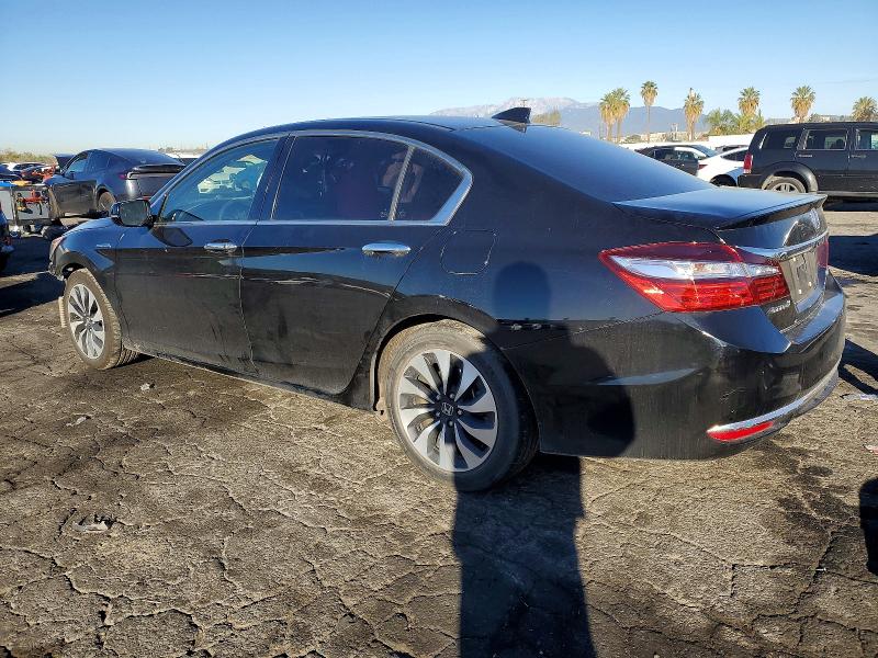 Photo 2 from auction – 2017 HONDA ACCORD with VIN JHMCR6F50HC028267