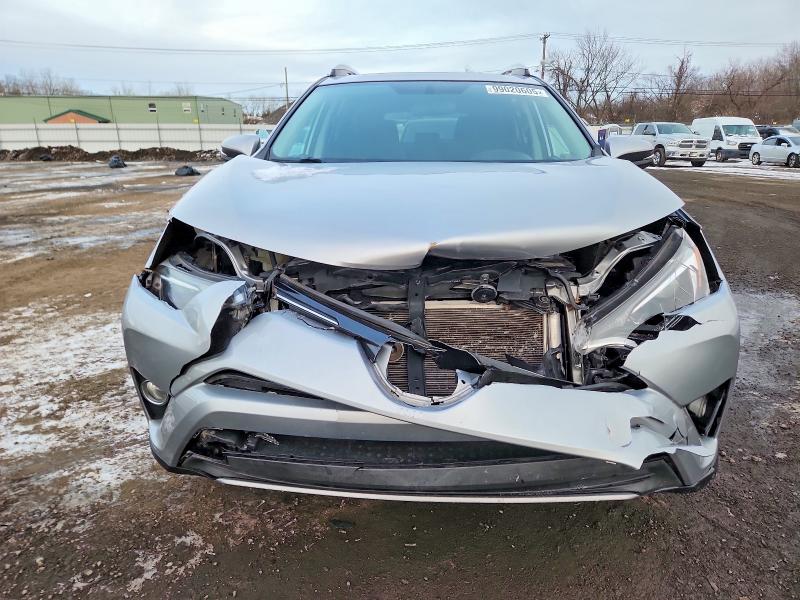 Photo 5 from auction – 2016 TOYOTA RAV4 XLE with VIN 2T3RFREV1GW429796