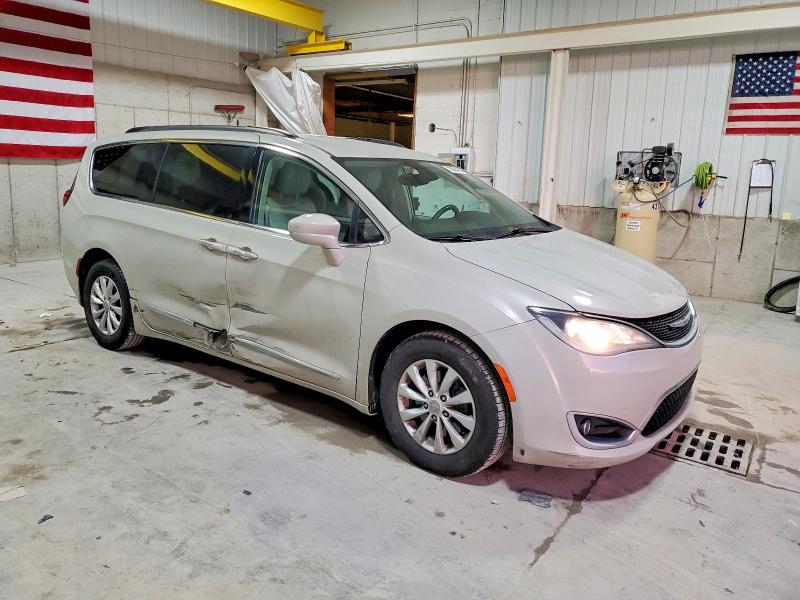 Photo 4 from auction – 2017 CHRYSLER PACIFICA T with VIN 2C4RC1BG8HR553575