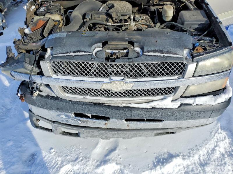 Photo 11 from auction – 2004 CHEVROLET SILVERADO with VIN 1GCHC23224F232671