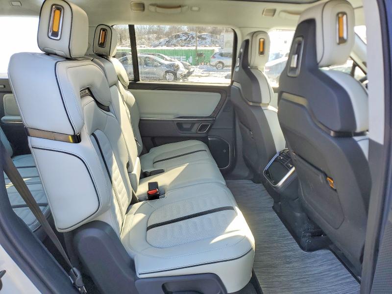 Photo 11 from auction – 2024 RIVIAN R1S with VIN 7PDSGABA9RN043969