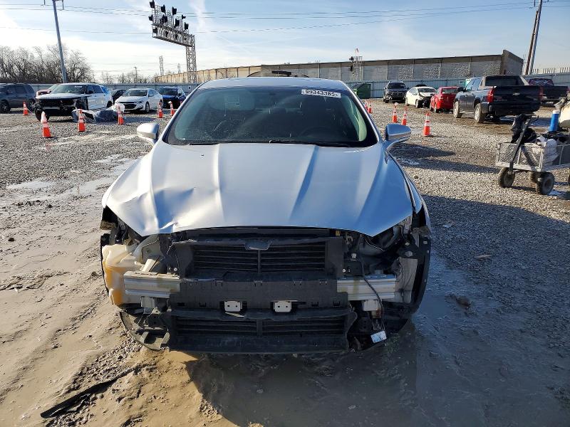 Photo 5 from auction – 2016 FORD FUSION SE with VIN 3FA6P0T94GR325797