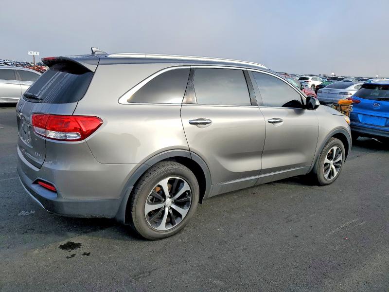 Photo 3 from auction – 2017 KIA SORENTO with VIN 5XYPH4A55HG301037